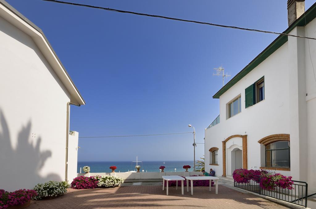 Blue Beach Bussana Dış mekan fotoğraf