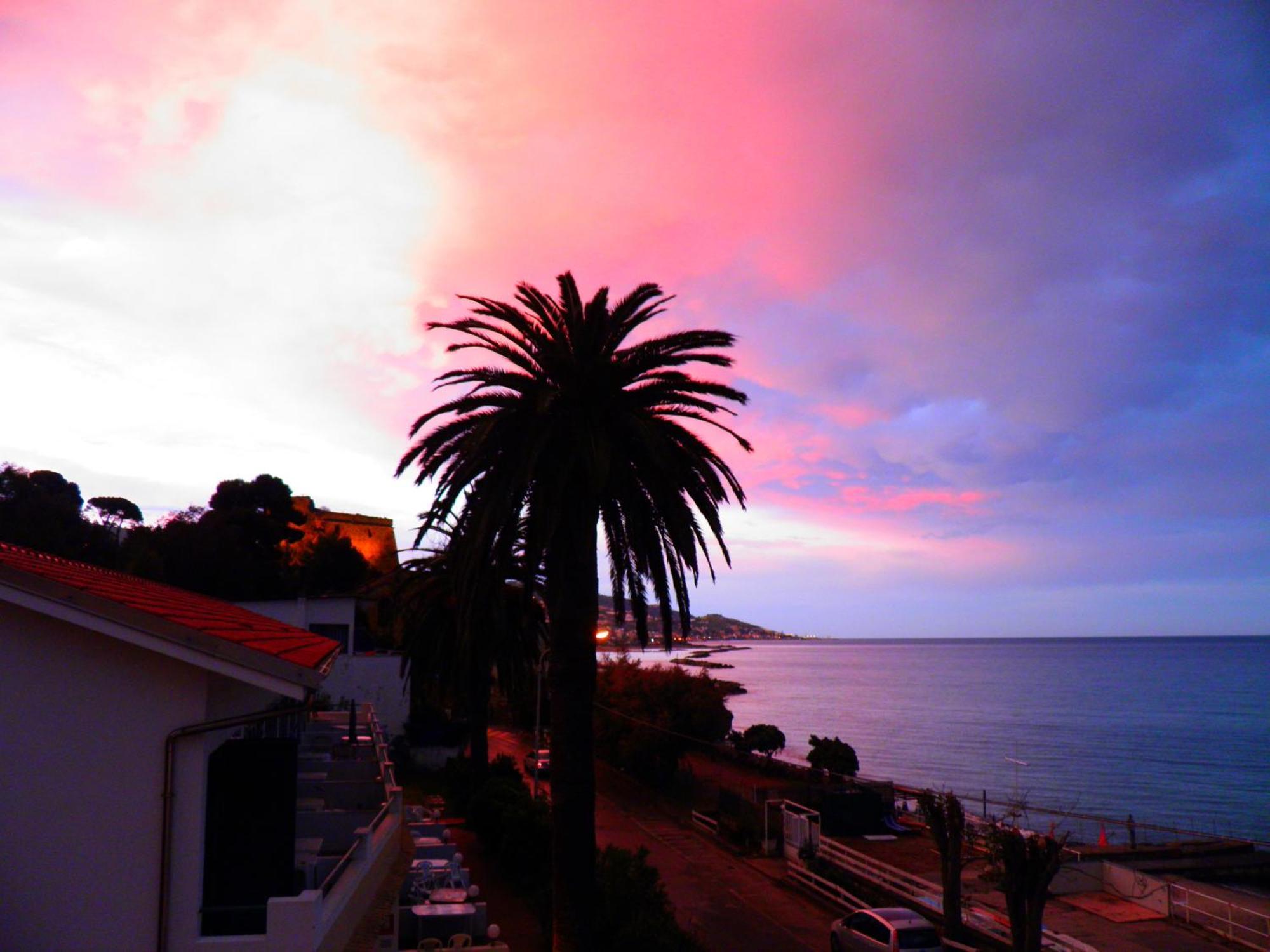 Blue Beach Bussana Dış mekan fotoğraf