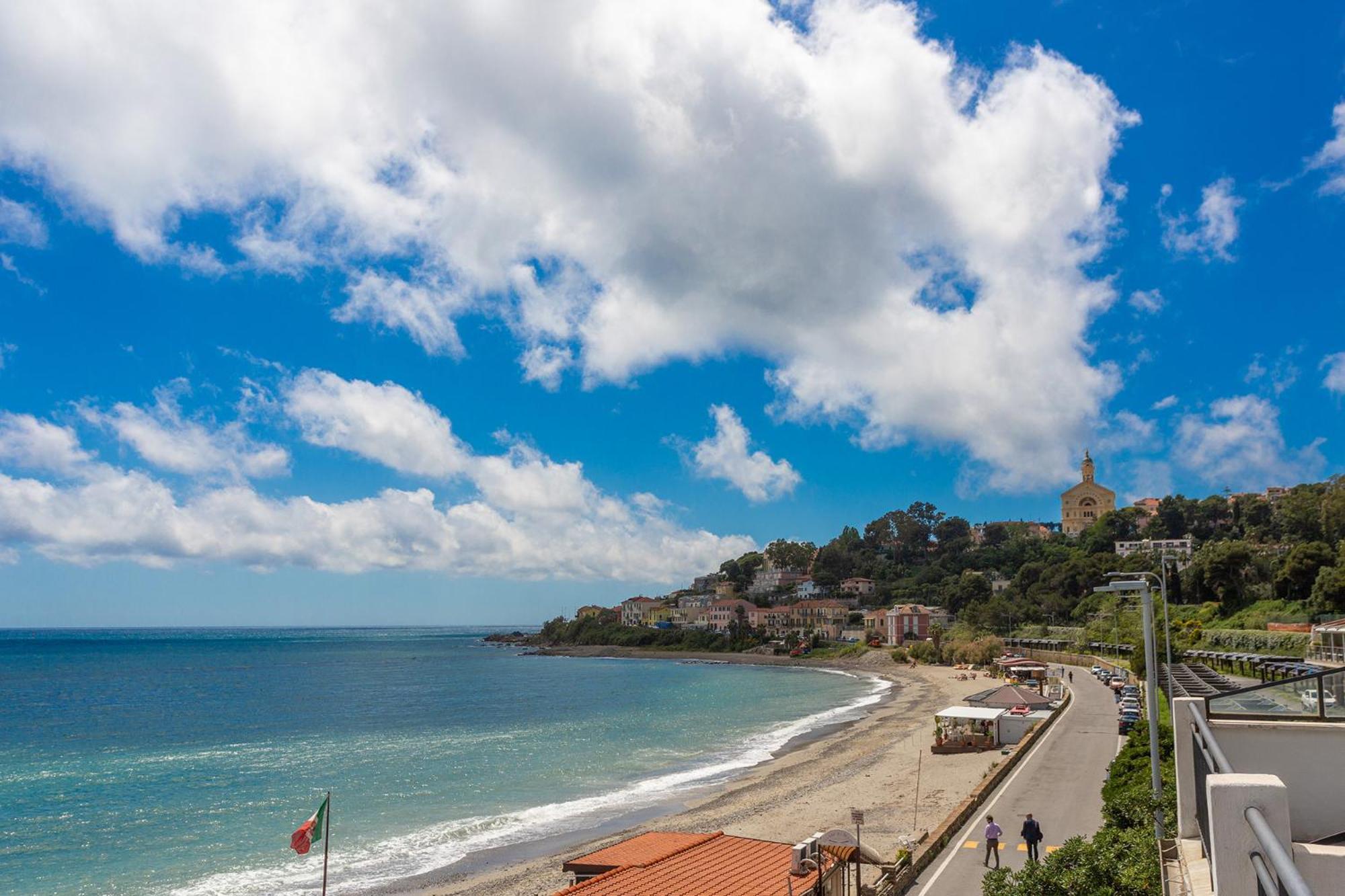 Blue Beach Bussana Dış mekan fotoğraf