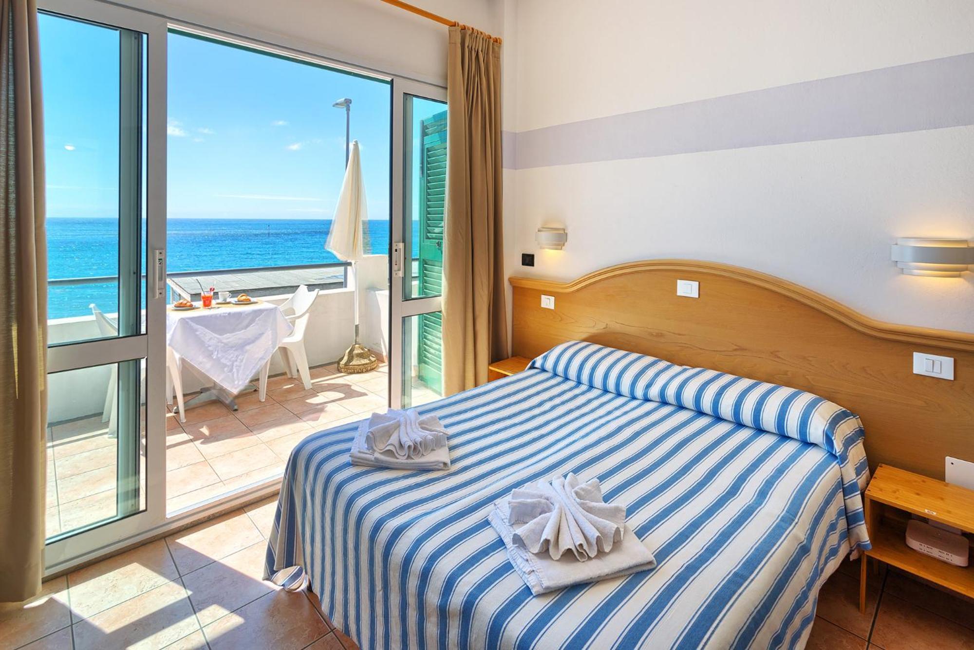 Blue Beach Bussana Dış mekan fotoğraf